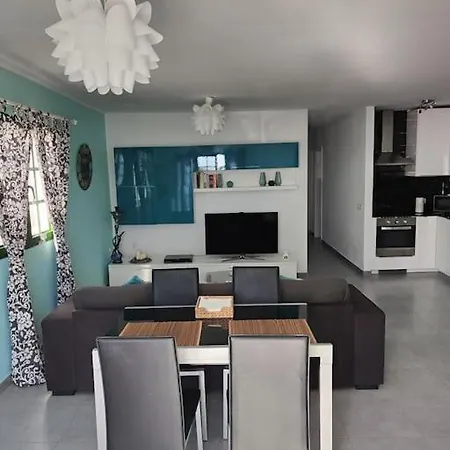 Precioso Apartamento Con Piscina Comunitaria * Tias