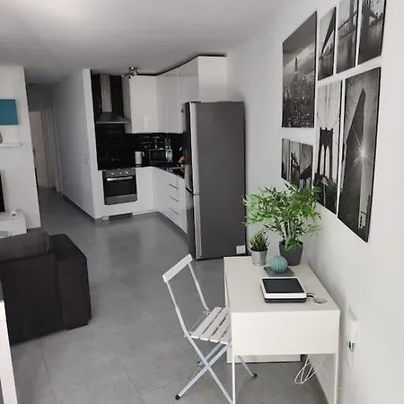 Precioso Apartamento Con Piscina Comunitaria Lejlighed